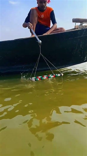 One Man Boat Fishing Challenge – Huge Fish Caught! #fishing #shortvideo #fishtrap #bigfish #pypシ