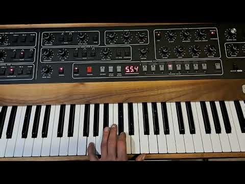 Sequential Prophet 10 - clicky resonant bass line