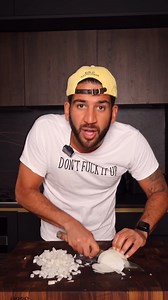 Onion 101 🧅 #onion #kitchenhacks #cookingtips #foodtutorial #howtocook #knifeskills #homecooking | Arya hungry