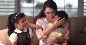 Don't hesitate rewarding your loved ones. Colgate's new Plus Calcium formula gives Maximum Cavity Protection and makes teeth stronger. Na cavities ka dar, na pyaar mein jhijhak! | Colgate Pakistan