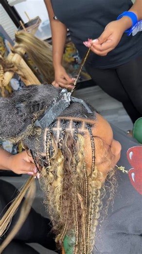 Dollhouse beauty (@dollhousebeautyhouston)’s videos with Vegas - Doja Cat