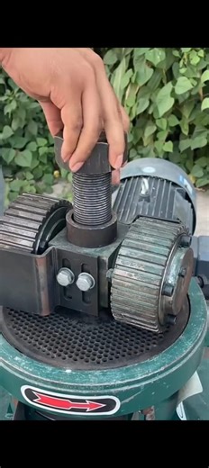 Powering Up! Inside the Amazing Pellet Maker ️ DIY Feed Pellets: Watch the Mill Work! ⚙️ #PelletMill #PelletMachine #FeedPellets #DIY #FarmingLife #Biomass #HomemadeFeed | Zhongbang Breaker | Facebook