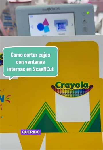 ¿Quieres que tus cajas se vean ✨PRO✨? En este tutorial te enseño paso a paso cómo cortar cajas con ventana interna usando tu ScanNCut 🙌 Perfectas para empaques personalizados, regalos o productos que quieres lucir desde el primer momento 💖 🛠️ Tip: elige una cartulina gruesa para que tu caja tenga mejor estructura ✂️ Te muestro cómo ajustar el corte para que la ventana quede perfecta Si quieres aprender más, recuerda que tenemos cursos y todos los materiales disponibles 💕 #ScanNCut #Manualida