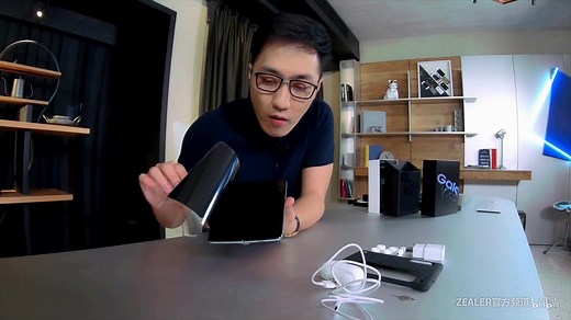 王自如测评wow amazing awesome剪辑版。  足足一分半的惊叹 加了gentleman，“太有意思了”“太好玩了”结尾 好开心的