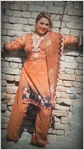 best punjabi song😌😘#mujra #mujradance#stagedance#naseebo lal #mujrasong#short#youtubeshorts