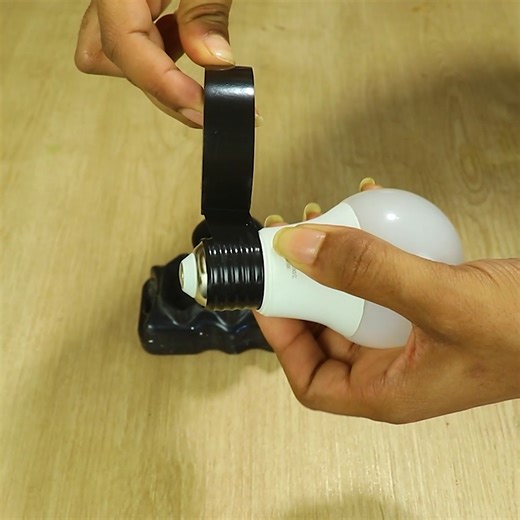 3.5M views · 27K reactions | ¡Un electricista experimentado reveló el secreto! (Solo usa cinta aislante para que vuelva a funcionar)勞 | Super Dicas | Facebook