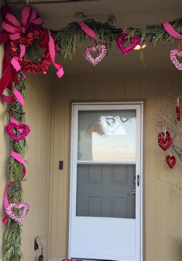 Budget-Friendly Valentine’s Day Porch Decor Ideas