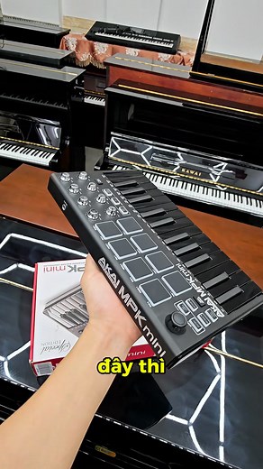 Midi Controller Akai MPK Mini siêu xinh nhỏ gọn luôn nha #midi #controller #akai #mpk_mini #thu_âm #phòng_thu | Thanh Bình Piano