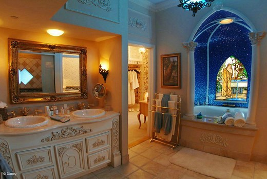 STEP INSIDE: Disneyland Dream Suite above Pirates of the Caribbean at Disneyland | #MIrewind