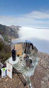 Above the clouds coffee rewards after my guests has just completed a trail called “right-face arrow-face traverse meeting up on IV & Fountain Ledge. I also love how one of my guests asks if anyone climbs Kloof Corner Ridge. I don’t think there’s any spot on #TableMountain that people don’t climb! #hiking #coffee | Table Mountain Experience