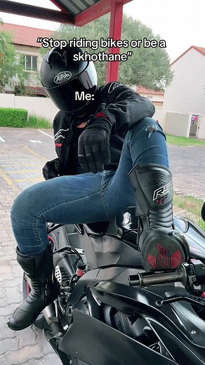Skhoth so hard🫡 #SAMA28 #fypシ #foryou #foryoupage #bikelife #biketok #motorcycle #bikersofafrica #yamahar6 #ducati #motul #skhothane_dance🔥 #skhothanechallenge
