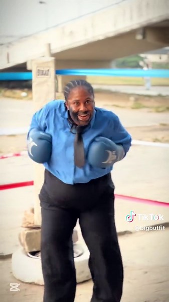 Funny Boxing Moments: Padding for Comedy