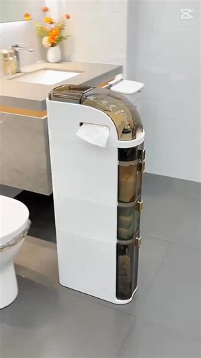 Fürdőszobai rendetlenség és nincs hely a legszükségesebb dolgoknak? 🧼🚿 Egy karcsú, 3 szintes polc szűk résekbe csúsztatható a törölközők, palackok és papírzsebkendők szortírozásához. A vízálló panelek és a sima görgők egyszerűvé teszik a napi használatot. Akár 60 kg-ot is elbír és gyorsan felállítható az azonnali rendrakás érdekében. Megtakarítás -37%. 🛒👉 red-lynx.com/l1/hu/storemaster | RedLynx