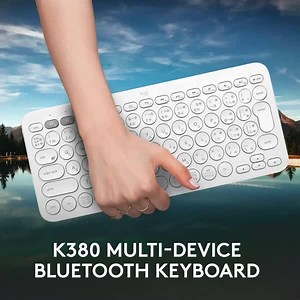 Giro del mondo con la tastiera bluetooth K380 di Logitech. Così pratica che quest'estate l'abbiamo portata ovunque. | Logitech