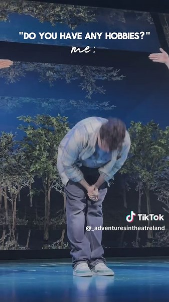 God forbid that a girl's hobby involves repeat viewing a musical that makes her uncontrollably sob. #musicaltheatre #theatretok #dearevanhansen #dehuktour