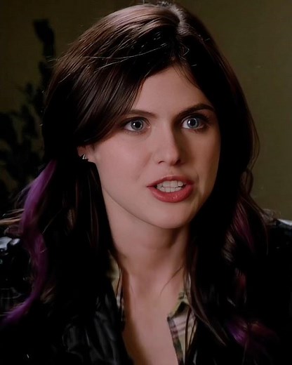 Her gaze is so beautiful ❤️ her eyes are unreal 👀#eyes #alexandradaddario #ytshorts