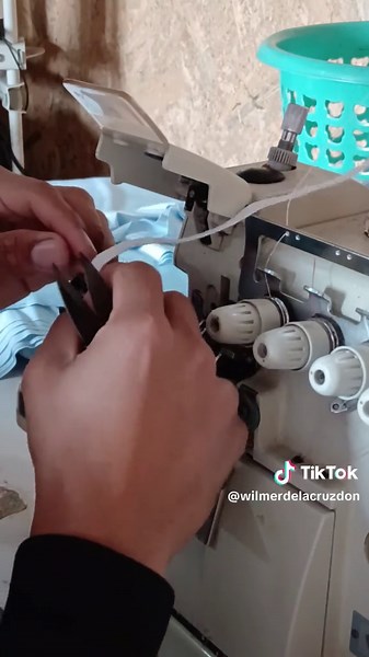 Cómo Pegar Elástico en la Overlock Rápido