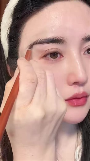 Beginner's Guide to Eyebrow Tutorials for Perfect Brows