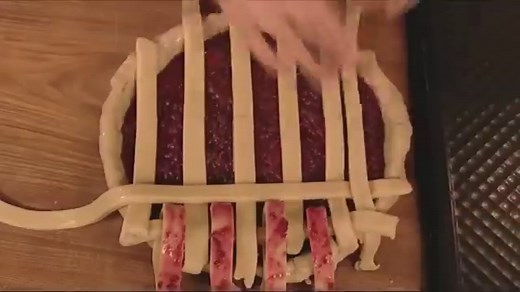 How to weave a lattice pie top