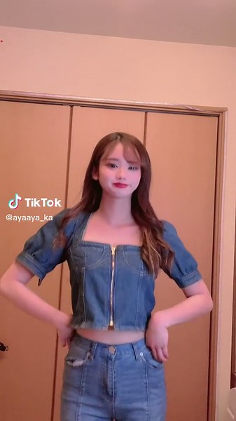 彼女のお腹と二の腕、どっちが触りやすい？