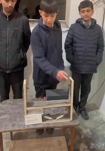 An outstanding science project by the brilliant 7th graders of Meritorious School — a Buzz Wire Game! Touch the wire and buzz! An alarming sound rings and the lights flash instantly. Creativity smart circuits = mind-blowing innovation! | Meritorious Public High School, Quetta.