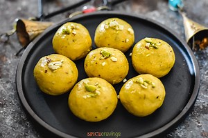 Besan Ladoo Recipe -Microwave & Stovetop