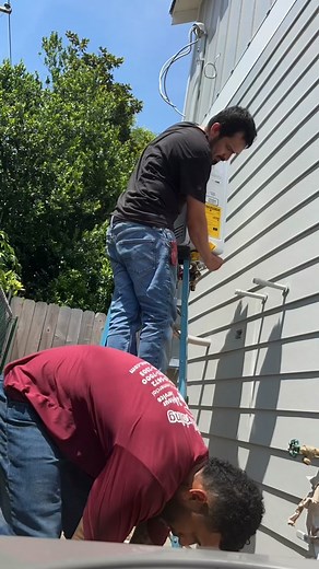 Here is 1 min showing you guys an navien tankless water heater installation #plumbing #plumbinglife #plumbersoftiktok #plumbers #plumbingtok #texasplumber #elisplumbing #houstonplumbing #commercialplumbing #residential #masterplumber #texas #waterheater #navienwaterheater #navien #tanklesswaterheater #fyp #viral #foryoupage #goviral