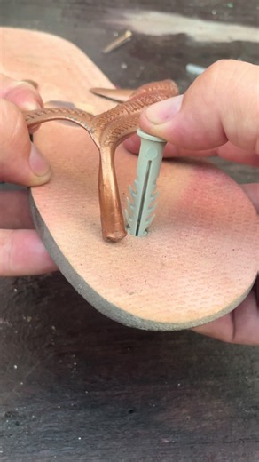 Como colocar uma bucha de parede no chinelo: solução prática DIY