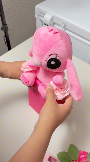 314K views · 6.8K reactions | Cómo hacer un ramo de 5 rosas con peluche #ramo #rosas #peluche #tutorial #rosaseternas | Dian Rosas Eternas y más. | Facebook