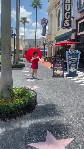 When Betty Boop, Marilyn, and Beetlejuice take on Universal Studios Orlando, even the Housewives would be desperate to join in the fun! 💋✨ She knew red was her color. #universalorlando #universal #orlando #bettyboop #marilynmonroe #beetlejuice #hollywood
