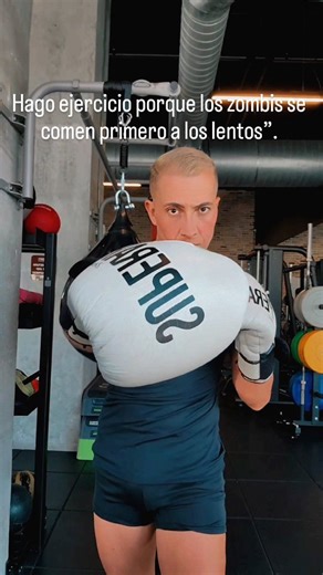 Moiseschirito on Instagram: "Hago ejercicio porque los zombis se comen primero a los lentos” #zombie #boxing #running"