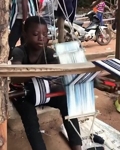 Making the baoulé loincloth 🇨🇮 This young guy let us know that he learned this job from his father, and that it is a great pleasure for him to practice it. 🎥: w/@cestmacotedivoire | NWE