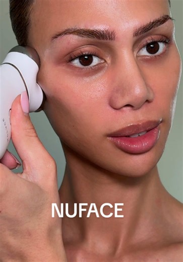 NuFACE skincare device: Chiseled results