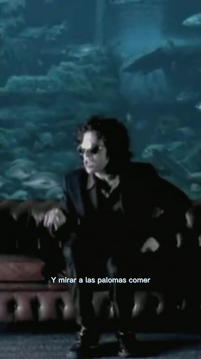 Loco: El Videoclip Oficial de Andrés Calamaro