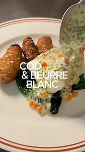COD & BEURRE BLANC 🐟🧈🍋 This week on How I Cook we’re learning the Classic French sauce, the Beurre Blanc. It’s a sauce of two halves, a reduction and an emulsion, and is a great blank canvas that you can finish with any flavours you like. I’ve used trout roe and chives here, but I’ve got a bunch of different options on the newsletter. You’ll also learn to make very good hasselback potatoes and garlicky spinach. It’s out Friday folks, usual place. | Dinner by Ben
