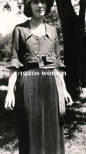 Exploring 1920s Women's Fashion: Vintage Vibes and Timeless Style