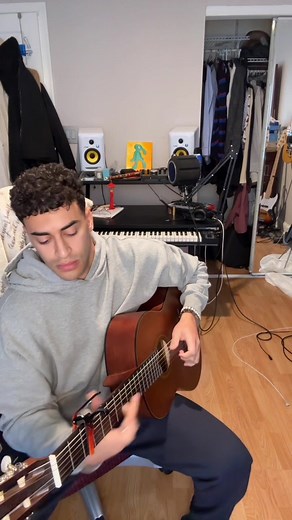 Learn Acoustic Guitar Techniques and Tips