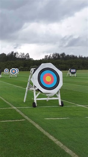 Meet Gloria – one of the many dedicated volunteers helping archery thrive across Australia. From supporting new archers to ensuring our events run smoothly, Gloria’s passion and generosity connect people to the sport we love. This National Volunteer Week, we’re giving 3 cheers for Gloria and all the incredible volunteers like her. 📍 Put a volunteer like Gloria on the map at https://volmap.ausport.gov.au/ #3CheersForVolunteers #NVW2025 #ArcheryAustralia #VolunteersInSport #ConnectingCommunities 