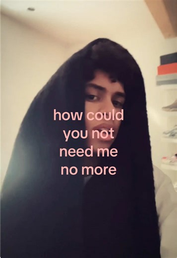 Creative Uses of Yellow Font in CapCut