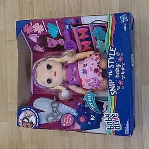 Baby Alive Snip 'n Style Baby Blonde Hair TalkingDoll with Bangs that Grow