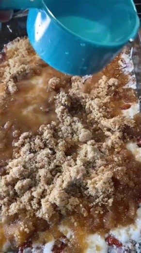 Pecan cobbler !! So good and just in time for fall!! where are all my pecan lovers? #dessert