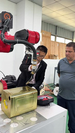 #Industrial #collaborative #welding #spraying #palletizing #six-axis robot#robotfactory | Li Zhang