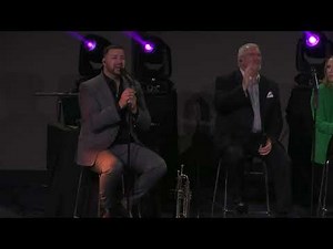 The Collingsworth Family - His Eye Is On The Sparrow (POWERFUL)