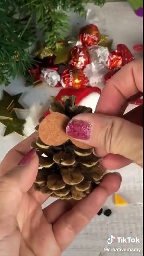Hi world!! It’s craft time! Enjoy!!#tutorial #diy #creativemamy #craft #christmas #christmascrafts #noel #natale #howto #