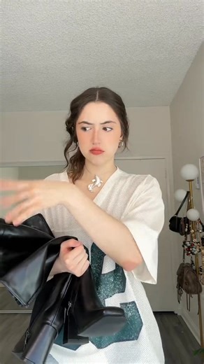 In case y’all were wondering how I spent my afternoon 😌🍃 SO EXCITED TO SHOW Y’ALL THIS ONE #notsophiesilva #31daysofhalloween #halloweencostume #poisonivy #diy poison ivy costume | Notsophiesilva