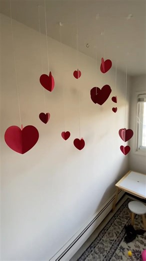 DIY corazones flotantes con Siser Juliet #valentinesday #valentinesdaydecoration #valentinesdaydiy