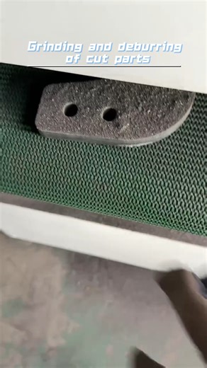 Youkii on Instagram: "Grinding and deburring of cut parts #polishing #grinding #deburring #deburringmachine #polishingmachine #sanding #rustremoval #metalpolishing #brushing #brushedfinish"