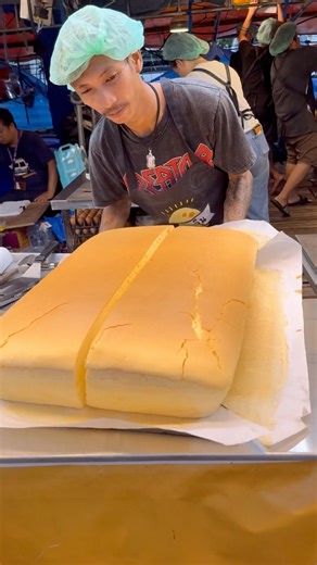 The Ultimate Jiggly Taiwanese Egg Cake – So Soft and Bouncy! #bangkok #taiwan #shorts