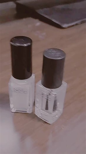 私のクラスメイトが不登校なんですよ。めんどくさいだけの理由で卒業アルバムの撮影とか修学旅行の班決めとかその子のせいで出来なくて正直迷惑なんですよね。その割にtiktok余裕であげてたりゲームはするんですよ。この前ナイトルーティーンあげてて笑いました。学校の日は何するんですか！？とか聞いてやろうかと思いました。親のお金でゲームに課金してるのに親が課金カード買わないって言ったらだる。だとか、、妬みに聞こえるかもしれないけど親が一生懸命働いたお金で買ってもらっているのにそれが当たり前みたいでくっそ腹立ちます。その子の1番面白い話はzepettoでクレクレしてクレクレされた人にtiktokでDM晒されて垢特定されてコメ欄が犯罪者さん❤とかで埋まったことです。今その子は垢変えて憧れた系みたいなグループ組んでます。もうメンションしてやろうかこの野郎。#不登校 #zepetto #クレクレ #炎上 #しろ