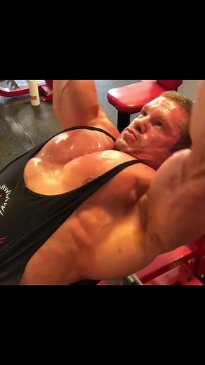 Intense chest training #muscle #bodybuilding #pecs #workout #chestday #pumped #fitness